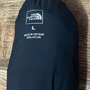 The North Face Black Large 100% Nylon Windbreaker Water Repellent Or Rain Coat